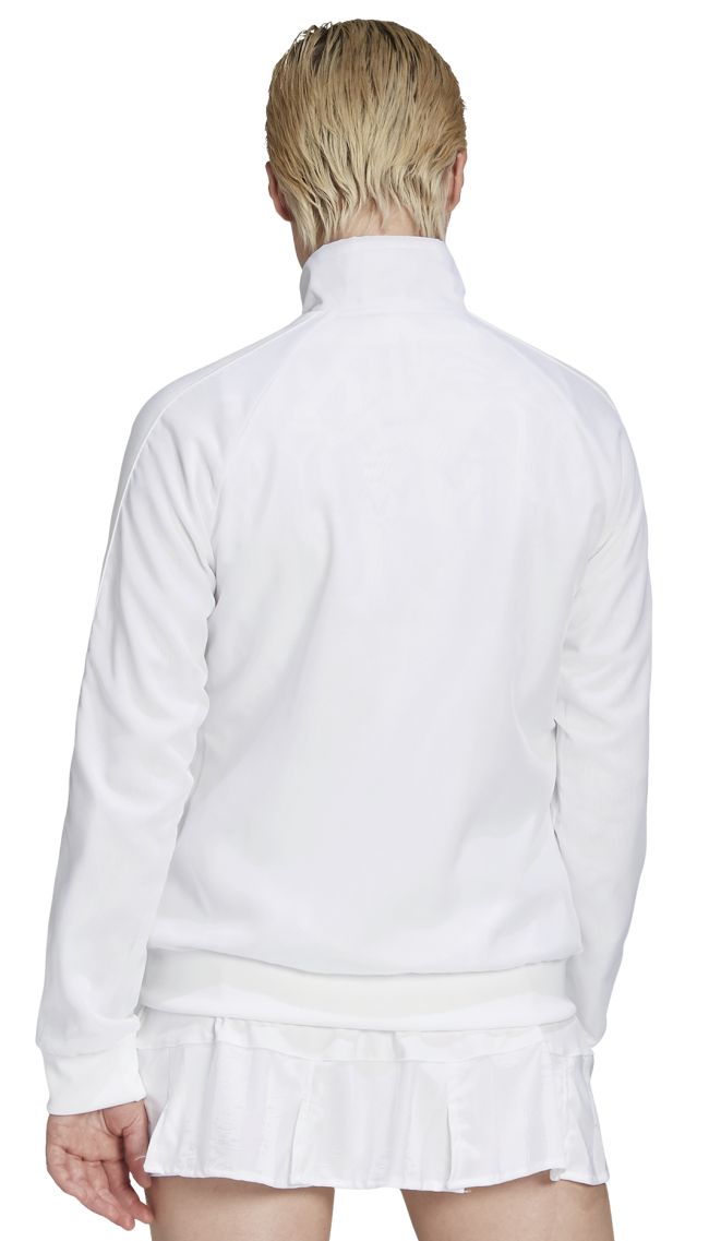 GD5704_APP_on-model_back_white