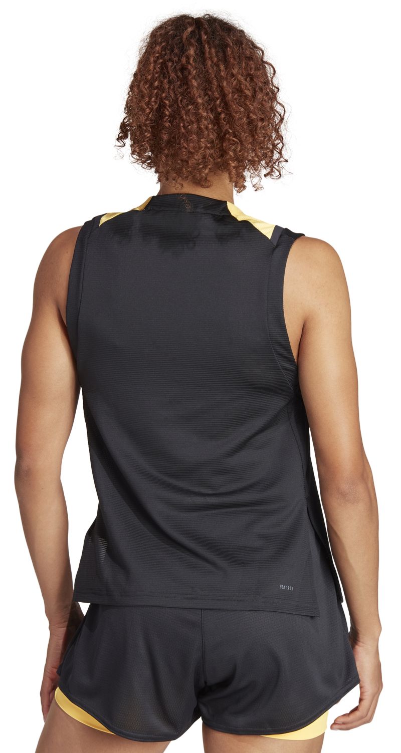 IM8179_4_APPAREL_On-Model_Back-View_white