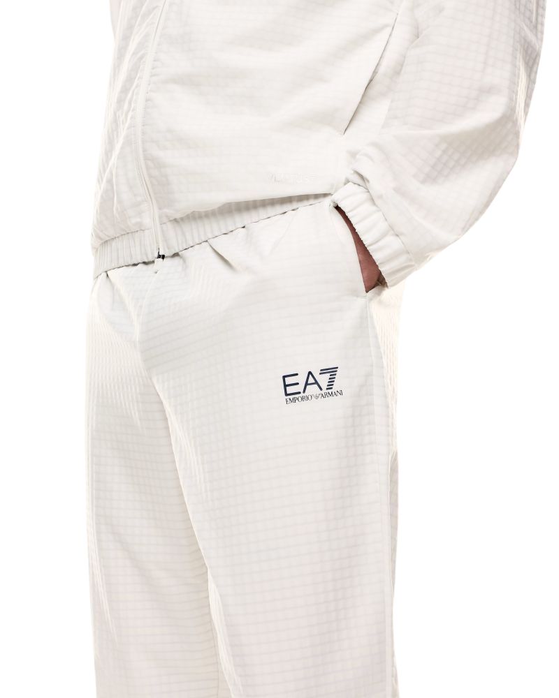 7M000170-AF13411UB005UqUXdhlr3t9ok