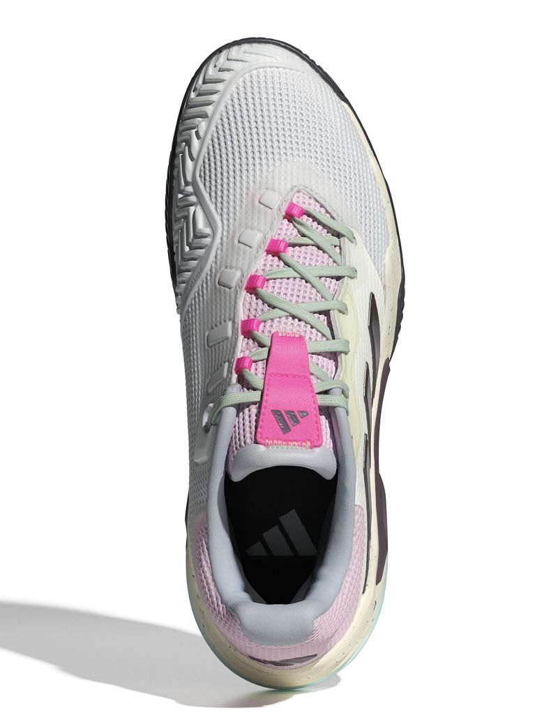 IF7792_3_FOOTWEAR_Photography_Top-Portrait-View_white