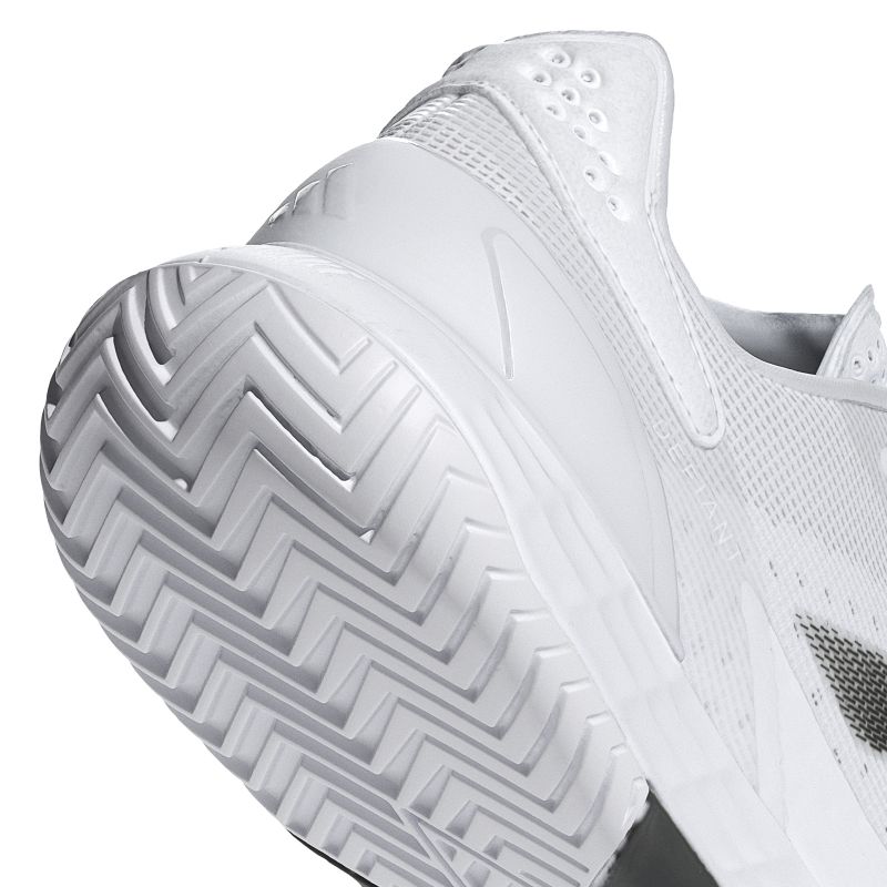 ID5695_9_FOOTWEAR_Photography_Detail-View-2_white