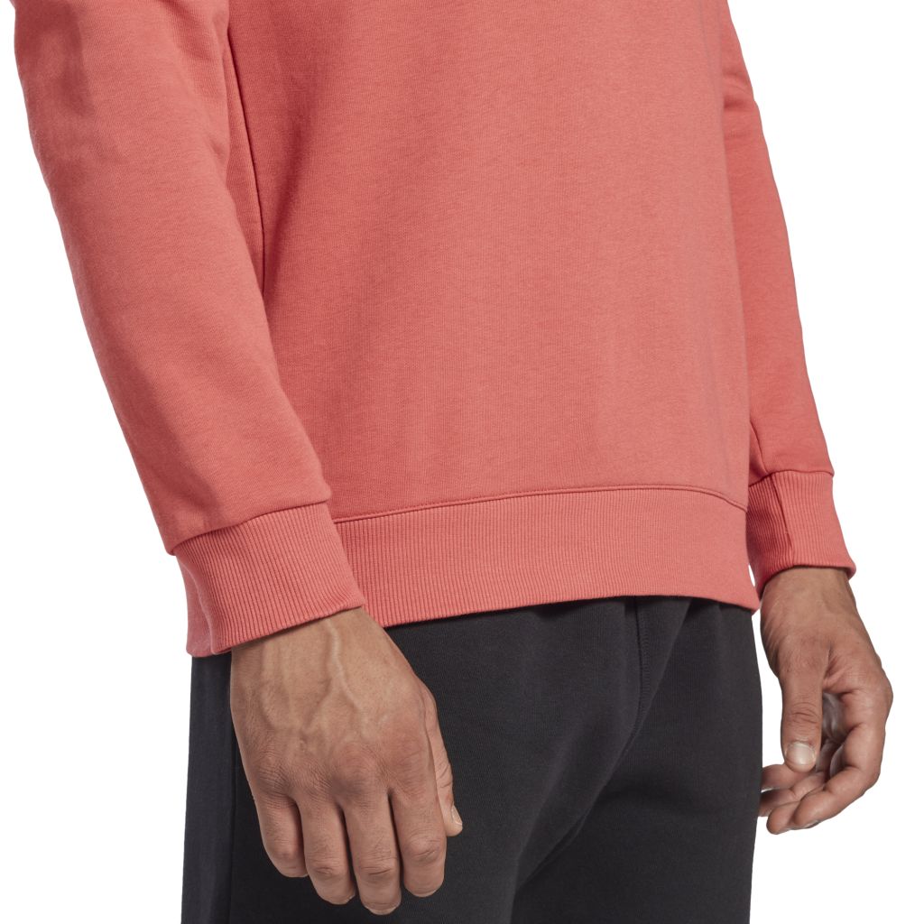 H54483_APP_on-model_detail-2_white