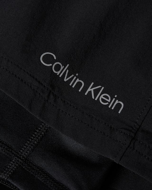 Calvin-Klein_FA2022_BAE_00GMF2S802BAE_3