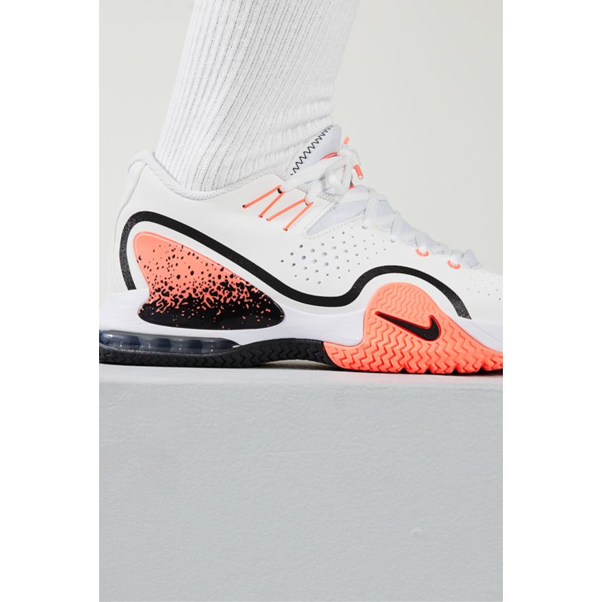 Nike Court Tech Challenge 20 - white/wolf grey/hot lava/black