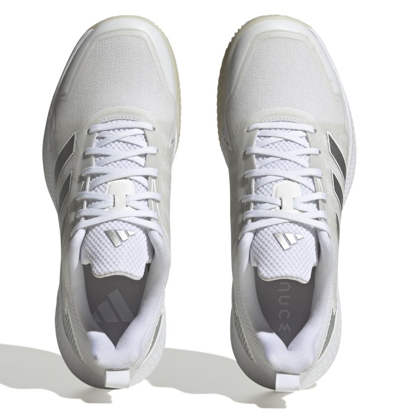 ID1513_3_FOOTWEAR_Photography_Top-Portrait-View_white