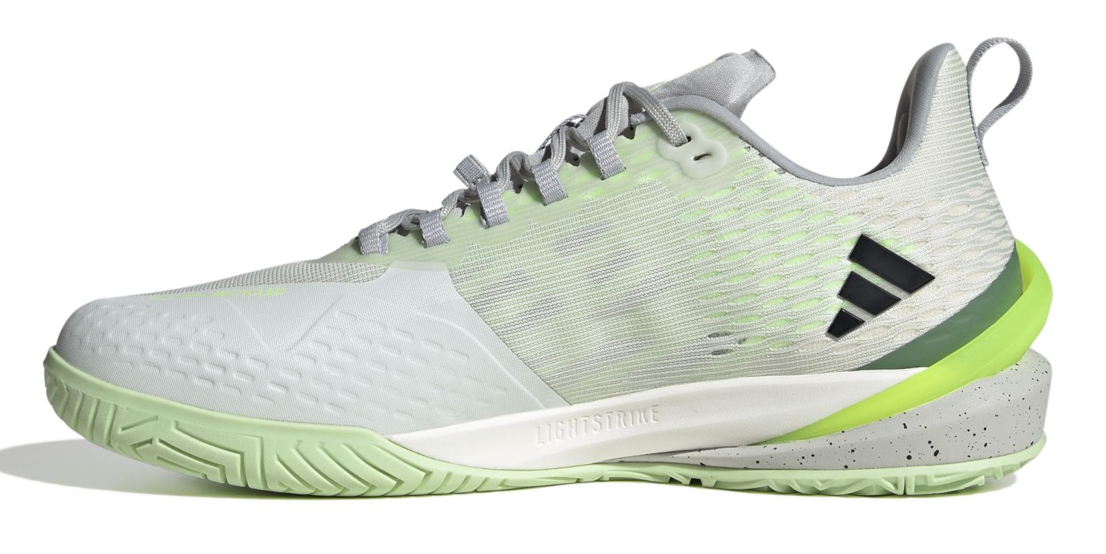 IF0435_5_FOOTWEAR_Photography_Side-Medial-Center-View_white